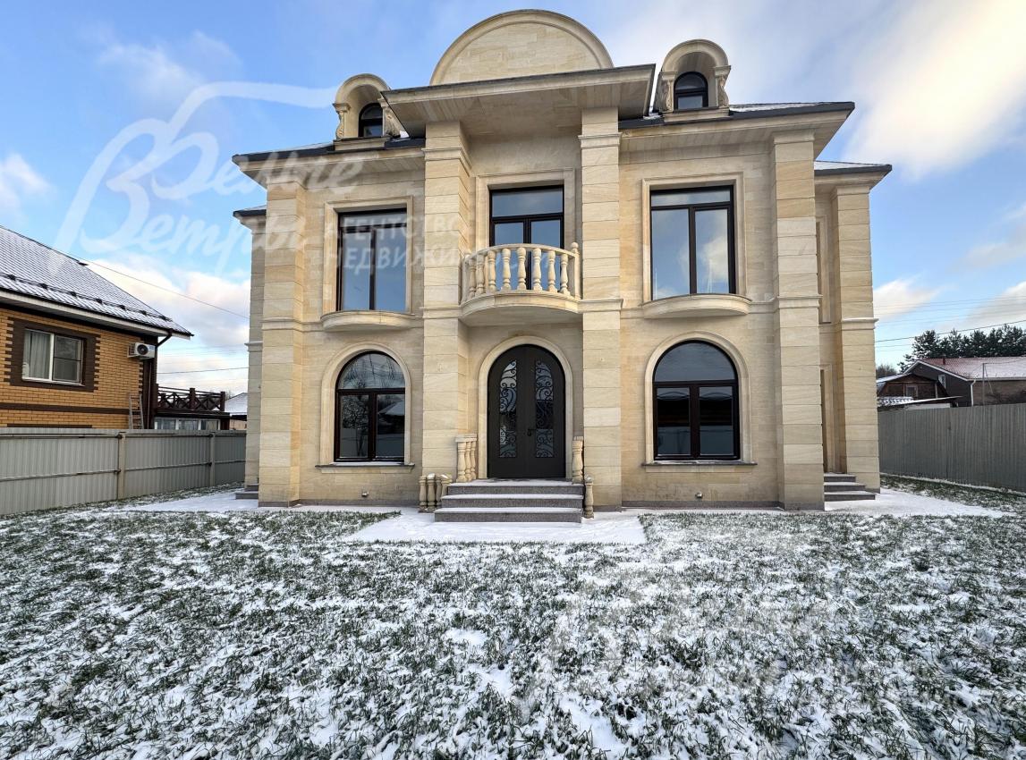 Дом построен из газобетона Ytong и BONOLIT, плотность D600, размер 60×40 см, толщина стен 45-60 см без утеплителя