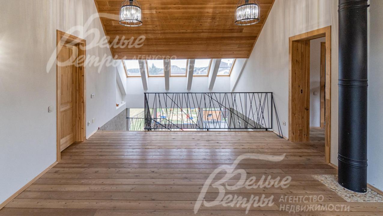 Холл мансарды