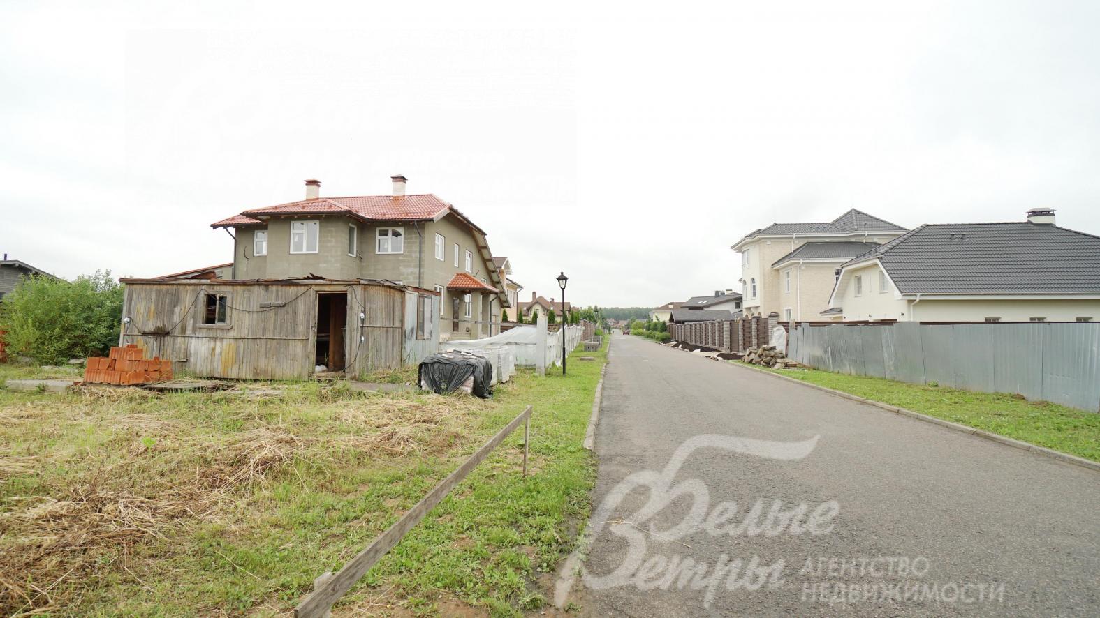 Участок в застроенной части КП Никольские озера