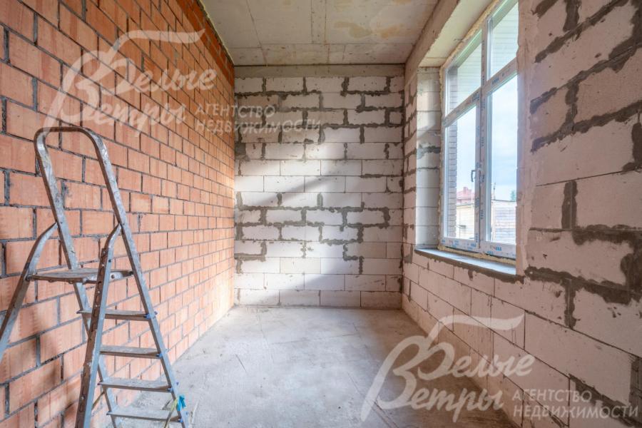 Материал стен - облицовочный кирпич вентзазор (газобетонный блок)