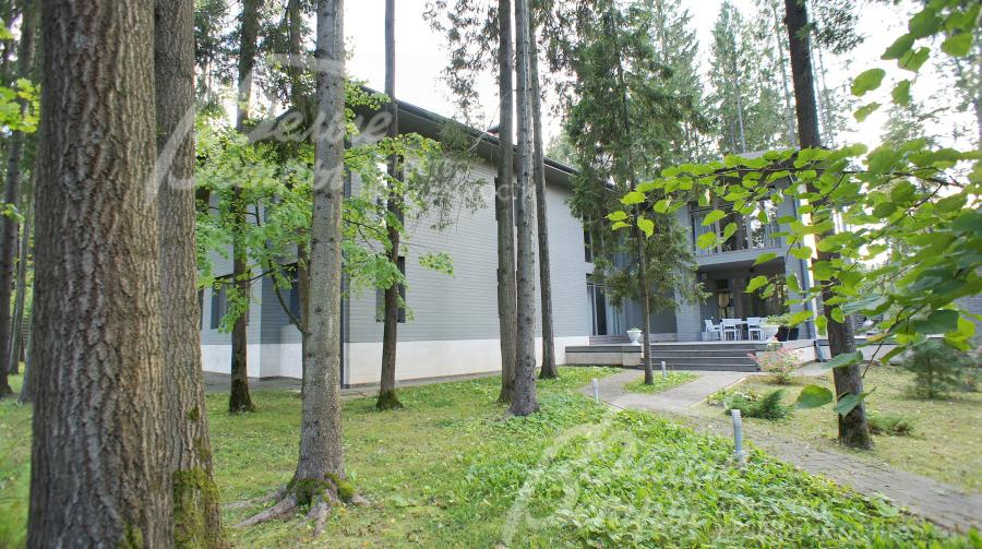 Дом с выходом на  террасы 