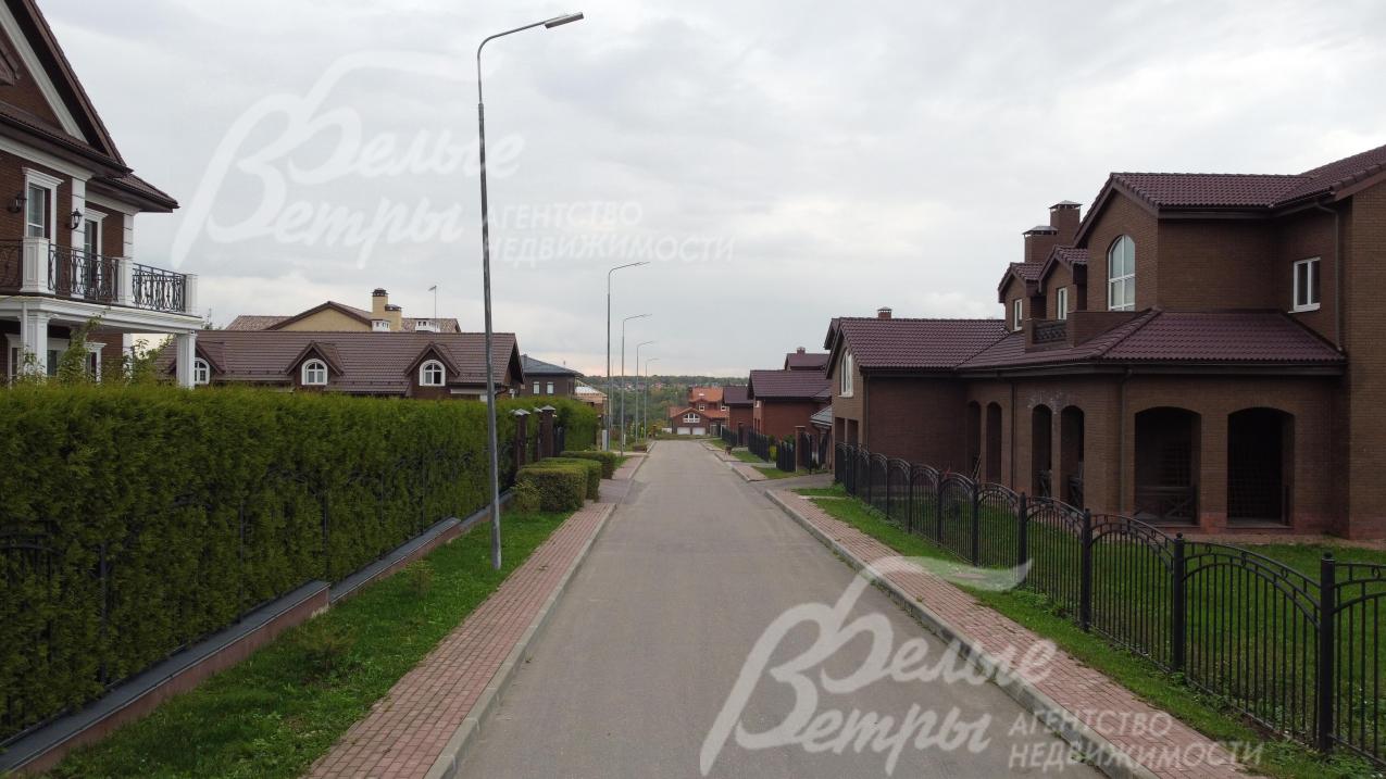 асфальтовые дороги с тротуарами