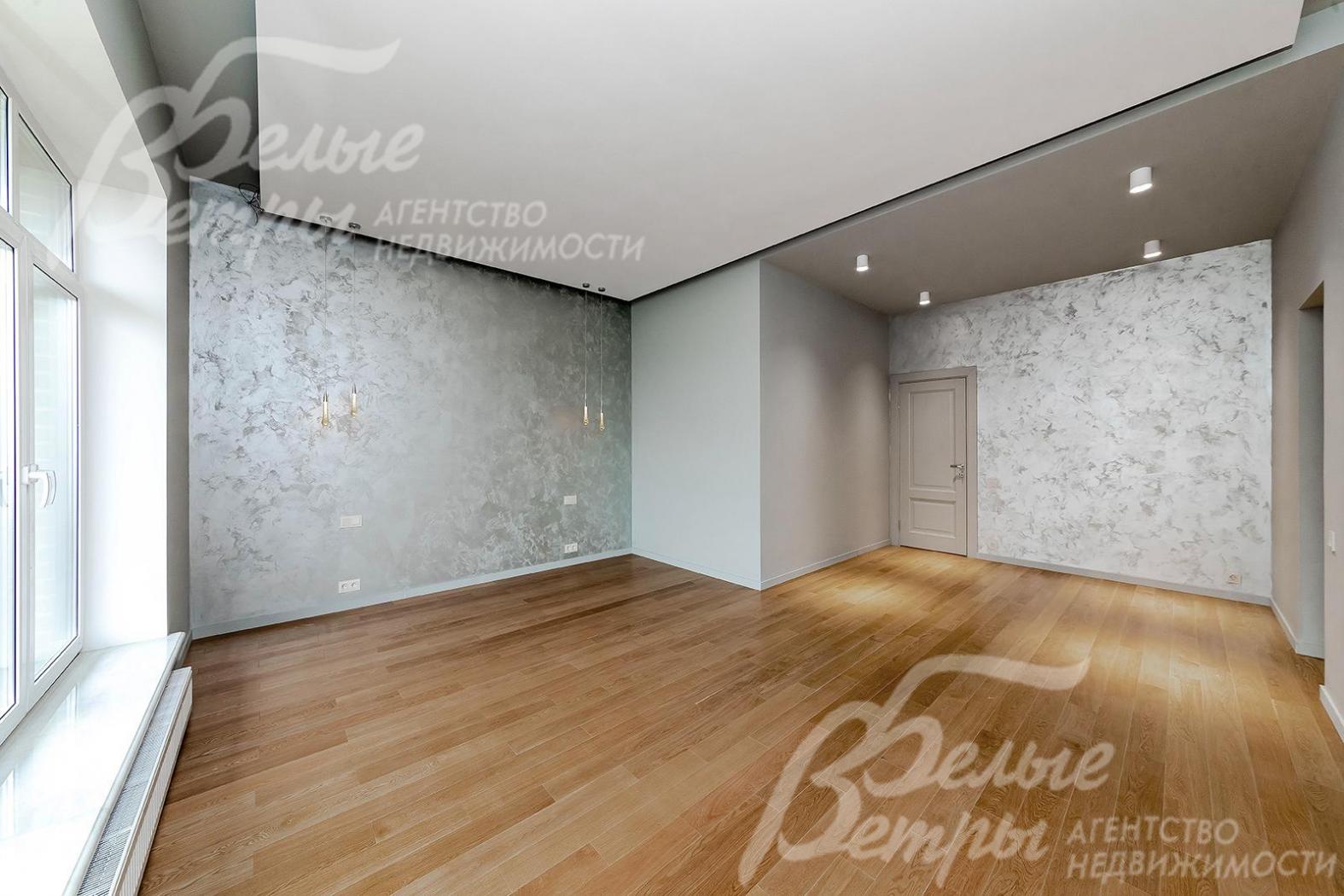 Главная спальня с гардеробной и ванной комнатами