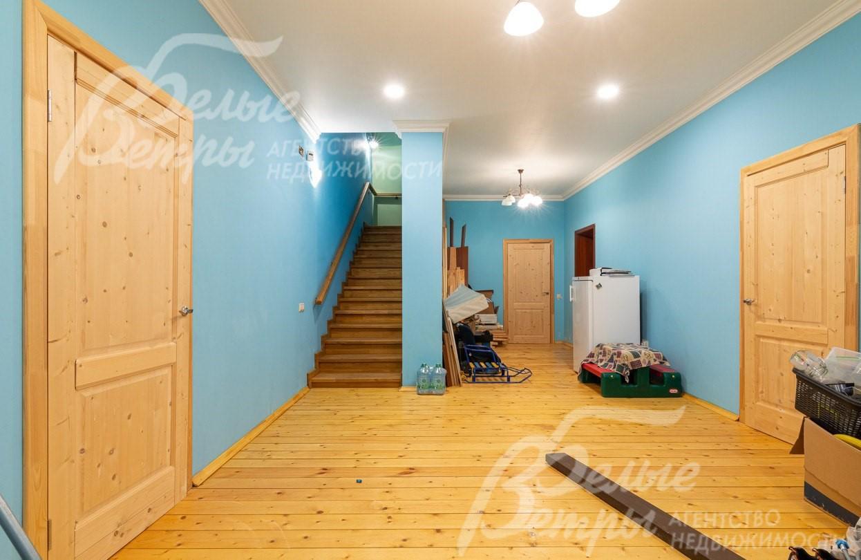 Холл цокольного этажа