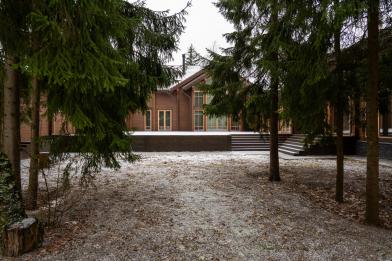 Дом, Искра к/п (Ватутинки), 1438&nbsp;кв.м