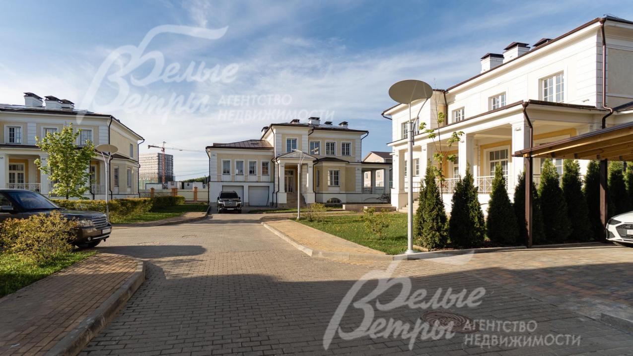 Установлено уличное освещение, выполнено благоустройство