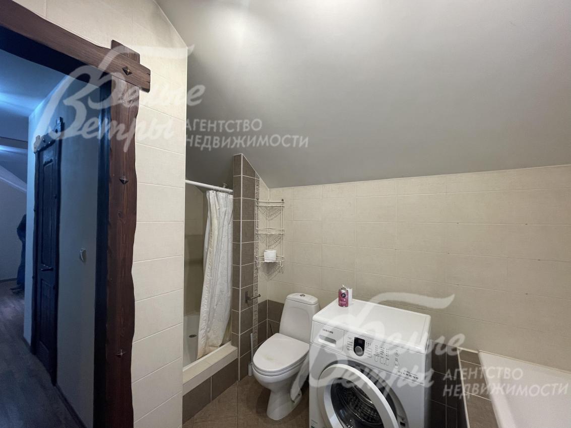 Душевая и ванна в санузле 2-го этажа