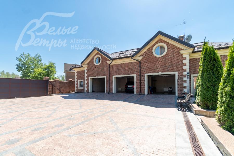 Тёплый гараж на 3 авто с квартирой на 2-м этаже