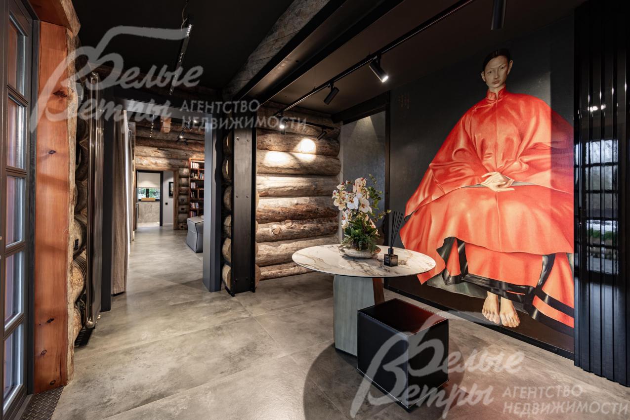 Зеркало FIAM в центральном холле