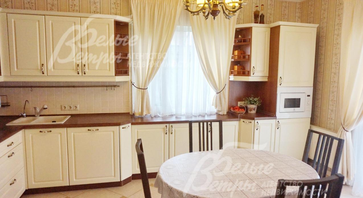 Уютная зона кухни-столовой