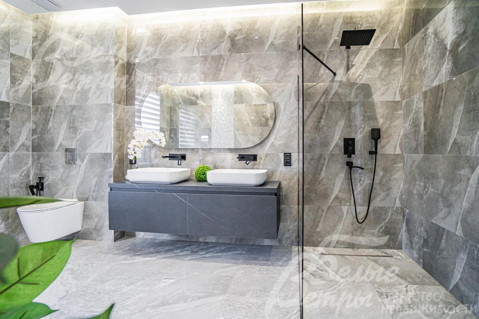 Установлена сантехника производства Италия