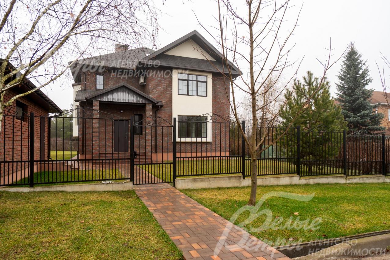 Стены дома облицованы клинкерным кирпичом ROBEN (Германия)