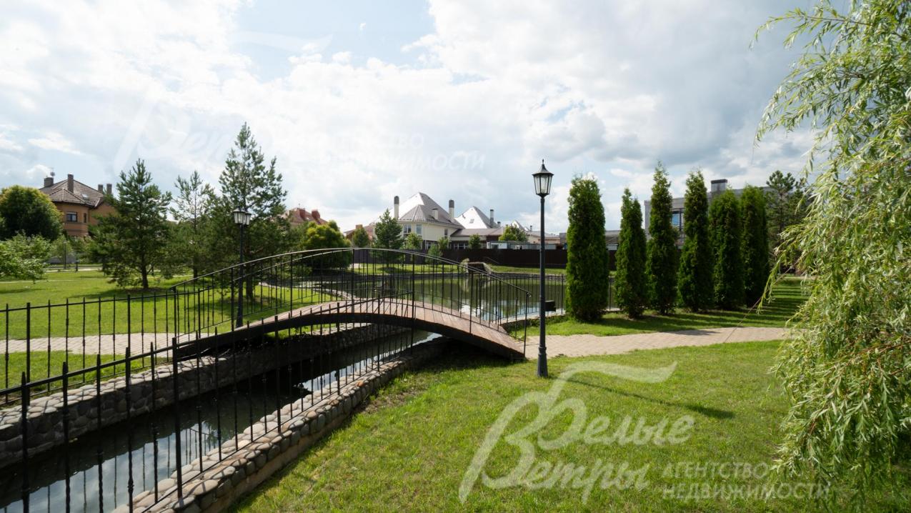 Облагороженная территория поселка