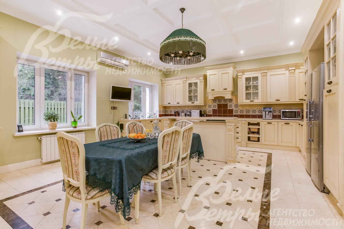 Кухня-столовая 40 кв.м