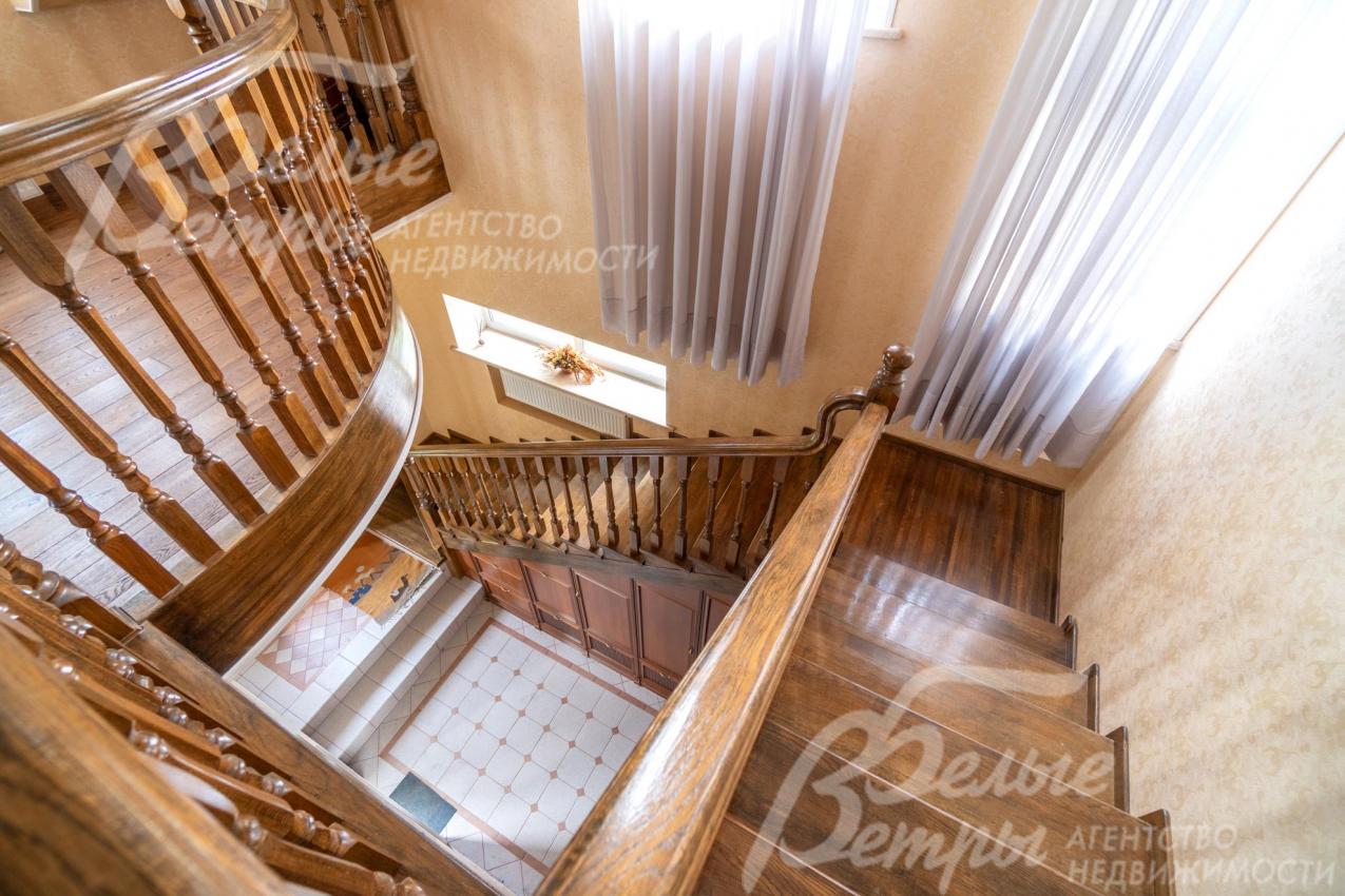 Лестничный марш шириной 90 см