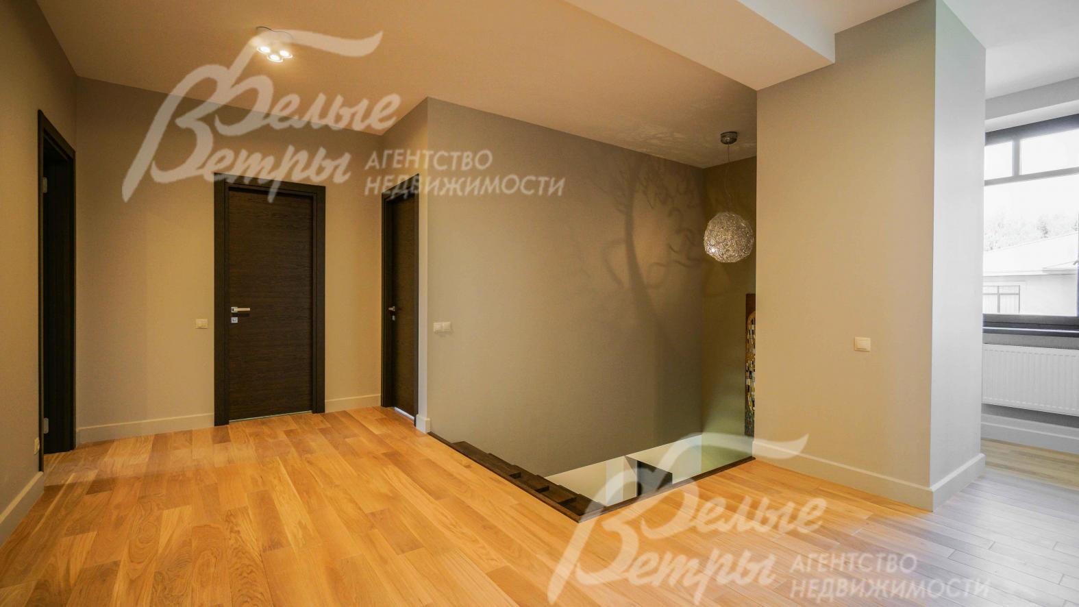 Холл второго этажа