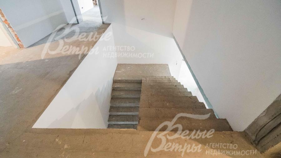 Широкая ж/б лестница