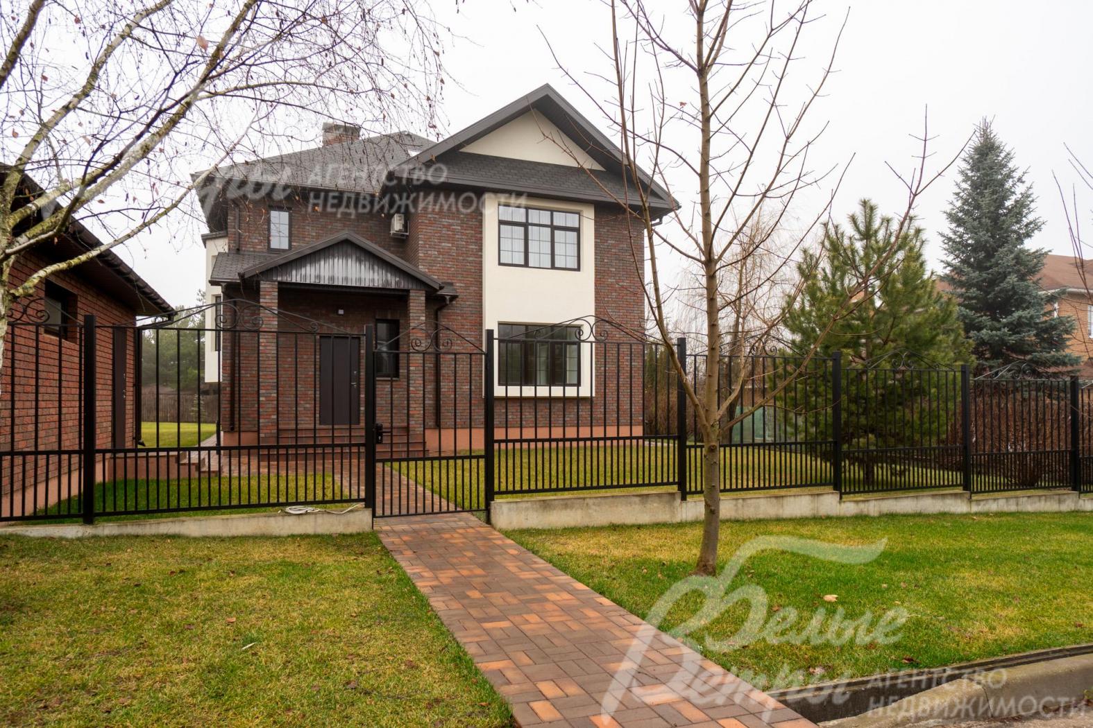 Стены дома облицованы клинкерным кирпичом ROBEN (Германия)