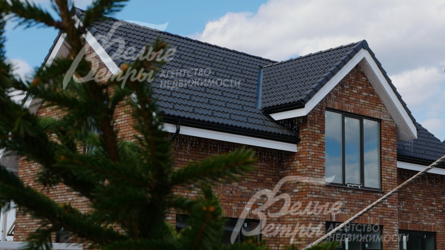 Кровля - песко-цементная черепица Braas.