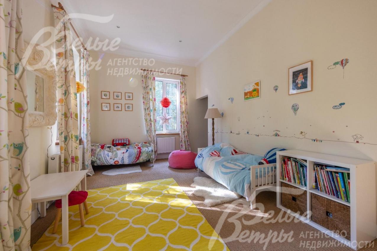 Детская спальня на 2-ом этаже