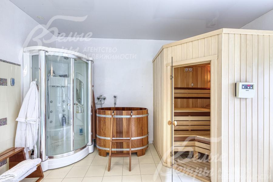 В зоне бассейна установлена инфракрасная сауна