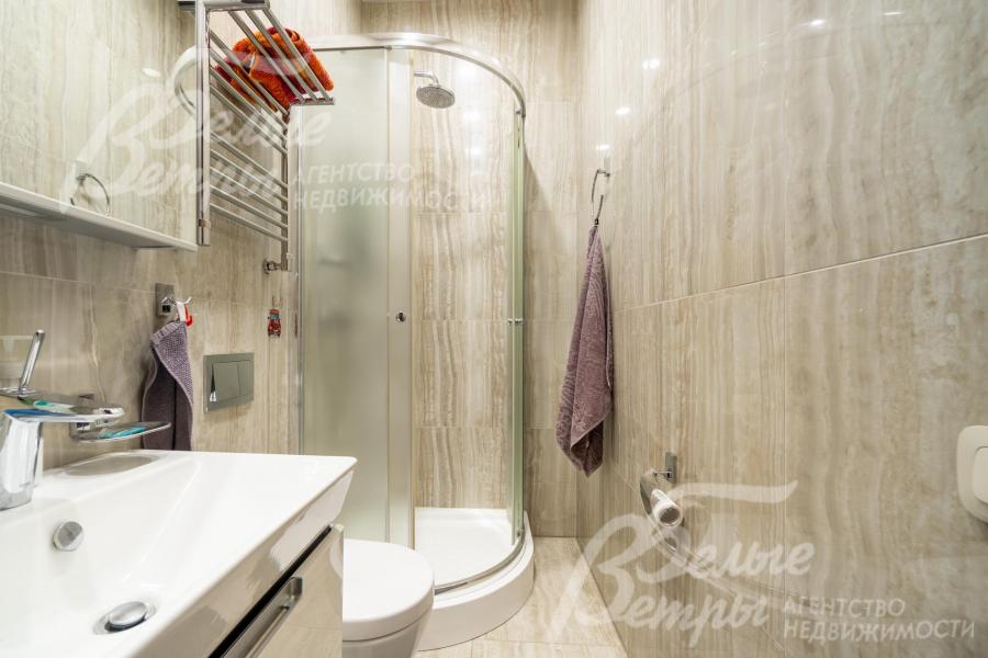 Санузел на первом этаже с душевой (сантехника Tece)