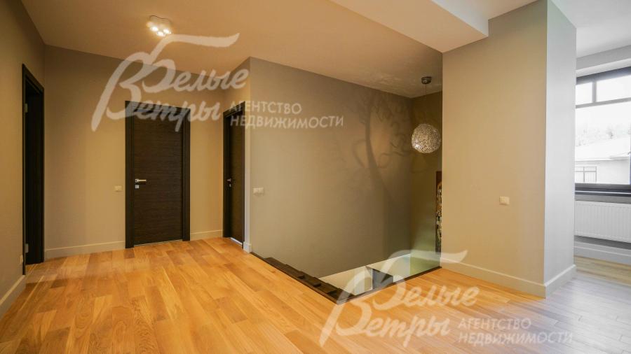 Холл второго этажа