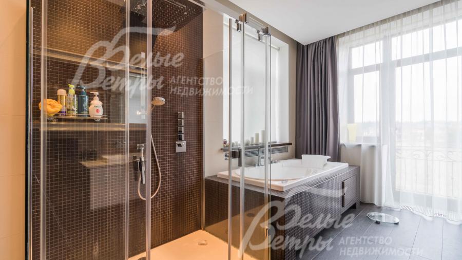 Санузел 15 кв.м с ванной и душевой в главной спальне