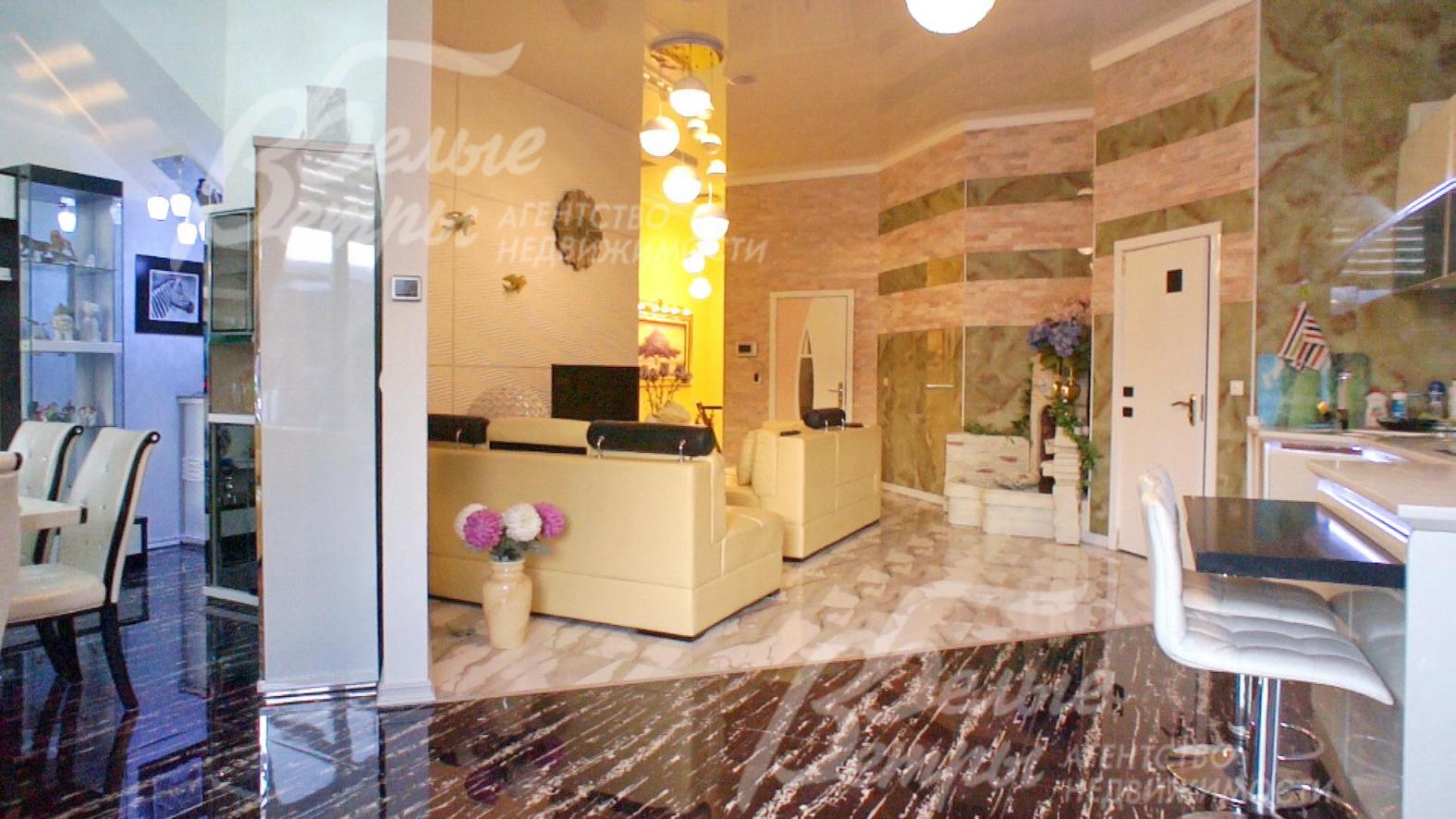 В отделке использованы натуральный камень, керамогранит, мозаика, мрамор