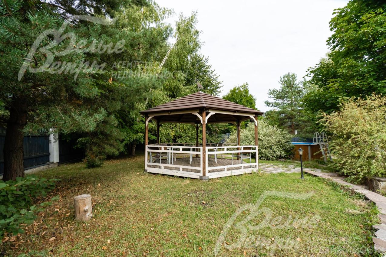 Беседка на участке 