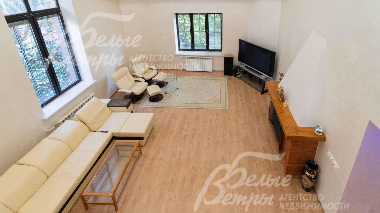 Гостиная 40 кв.м со вторым светом 