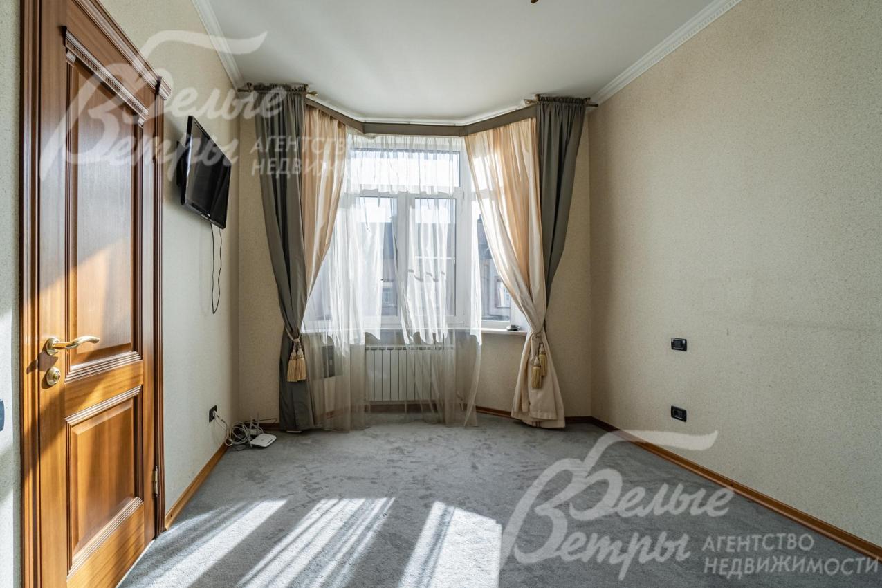 Спальня 19.3 кв.м со своим санузлом