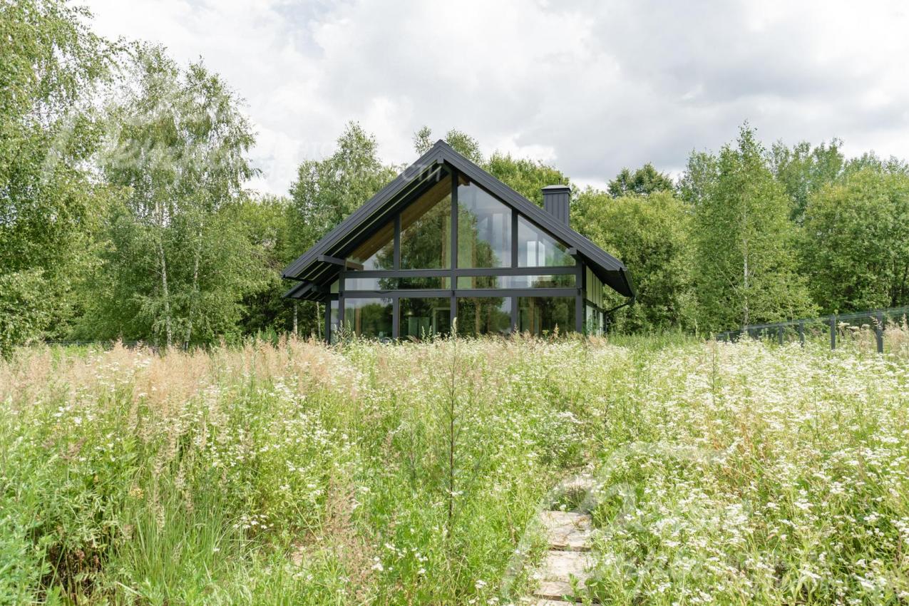 Участок 9 соток огорожен забором 3D-сетка рабица