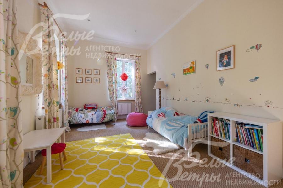 Детская спальня на 2-ом этаже