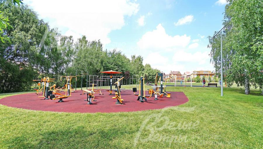 Площадки с тренажерами в ЖК Потапово