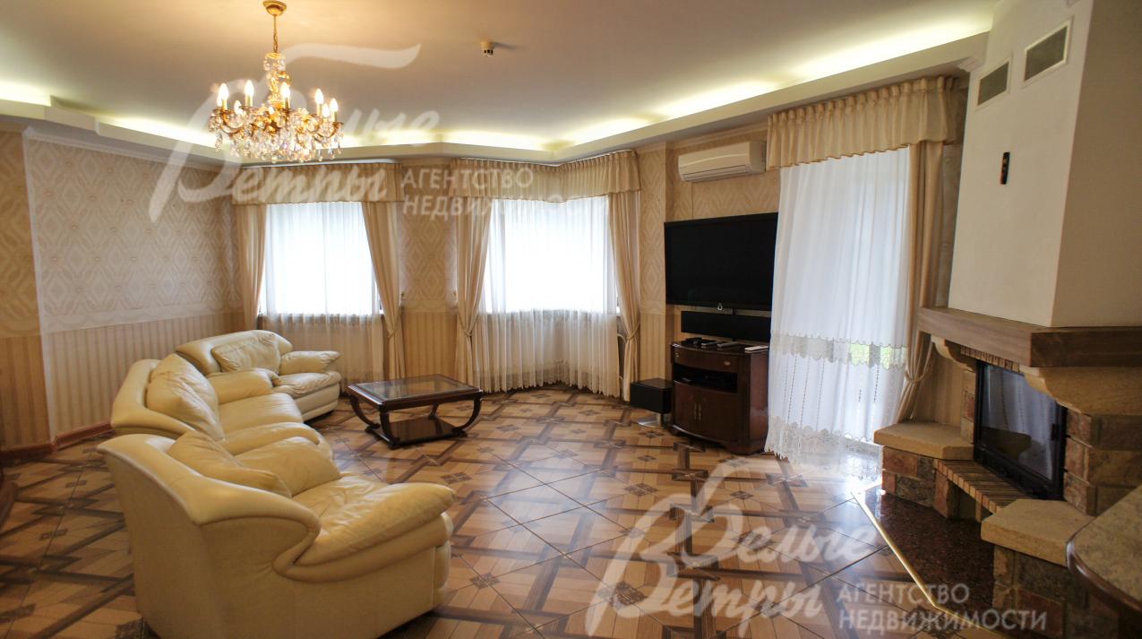 Гостиная-кухня-столовая 68.5 кв.м с выходом в зимний сад 10 кв.м