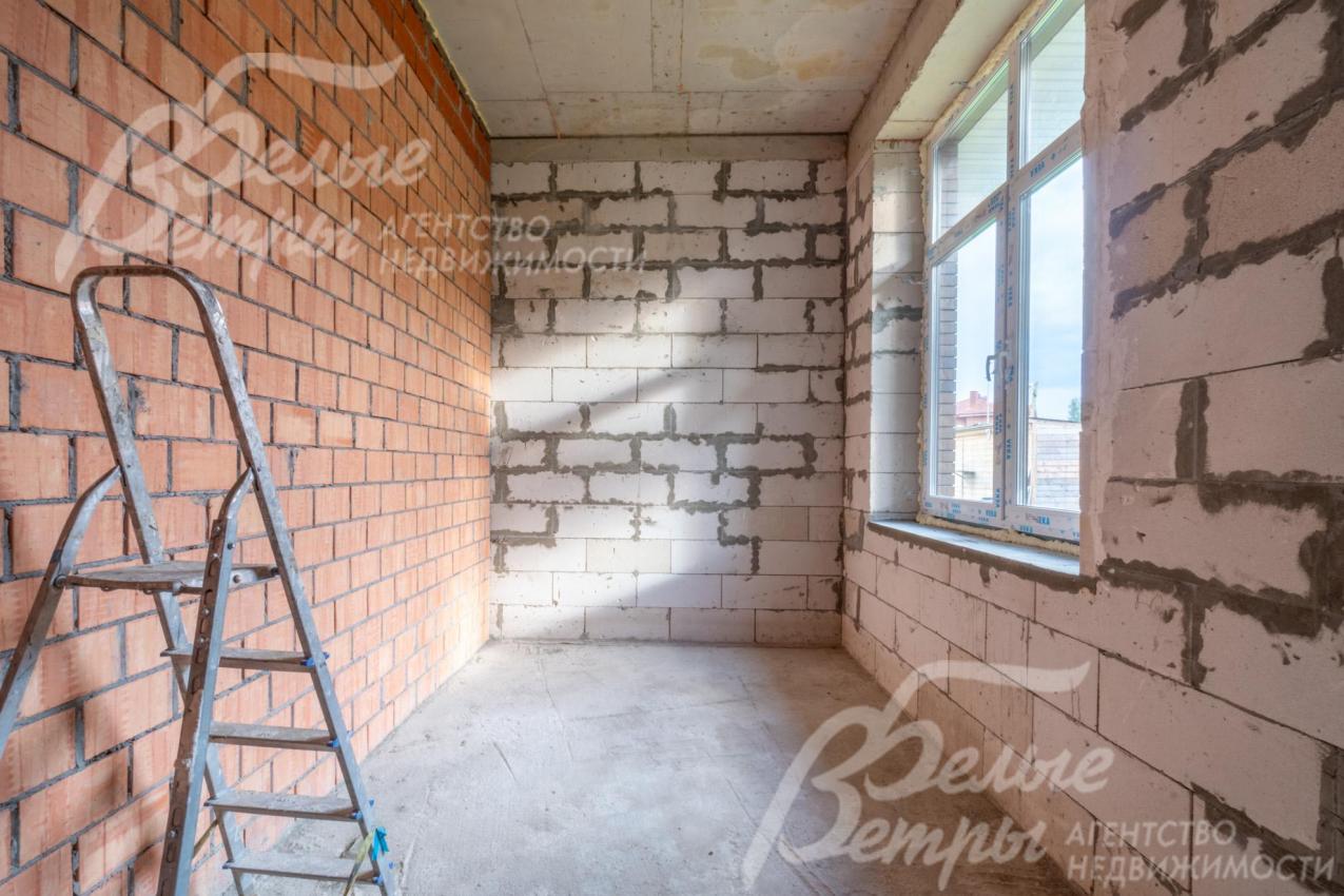 Материал стен - облицовочный кирпич вентзазор (газобетонный блок)