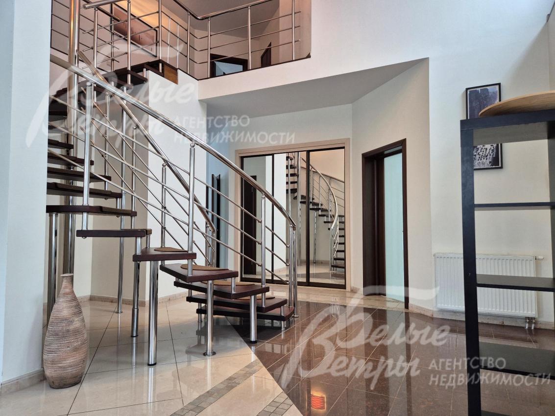 Парящий лестничный марш