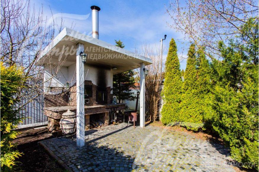 Навес с барбекю и коптильней