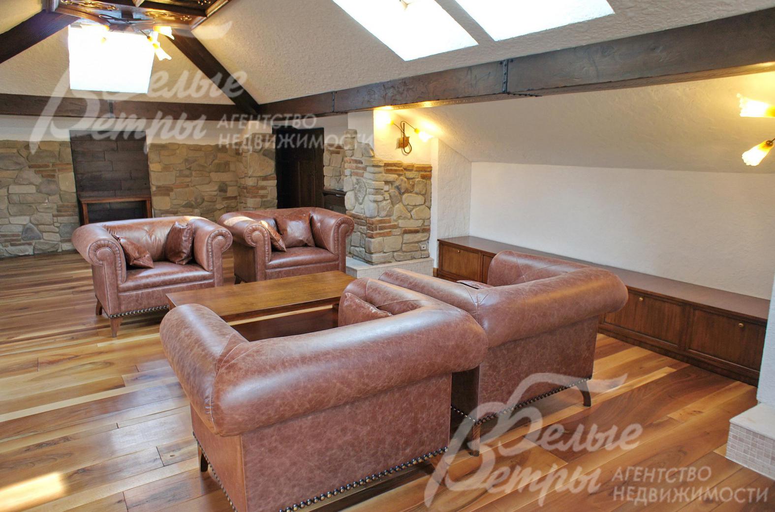 Мансардный этаж в основном доме