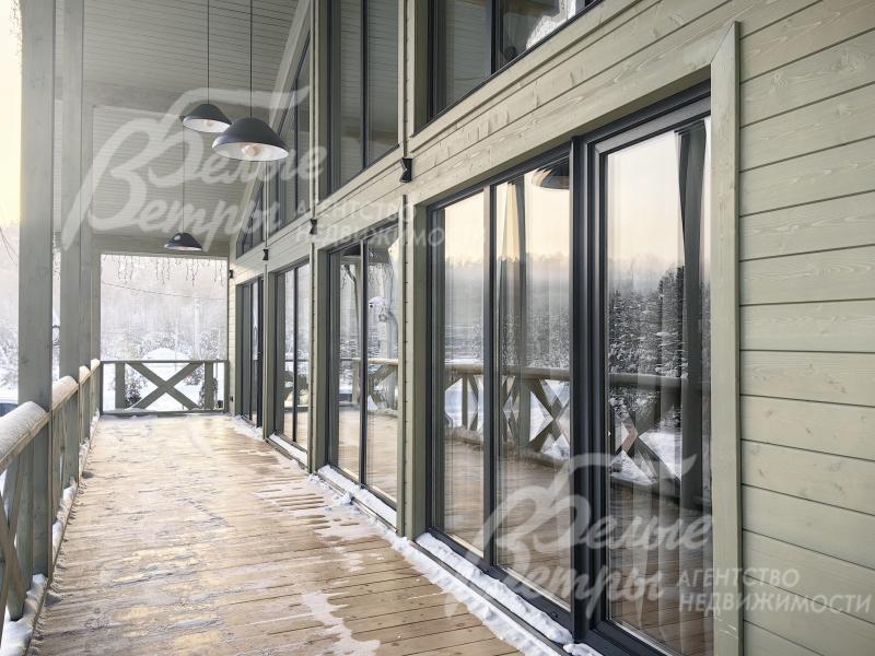 Большая крытая терраса