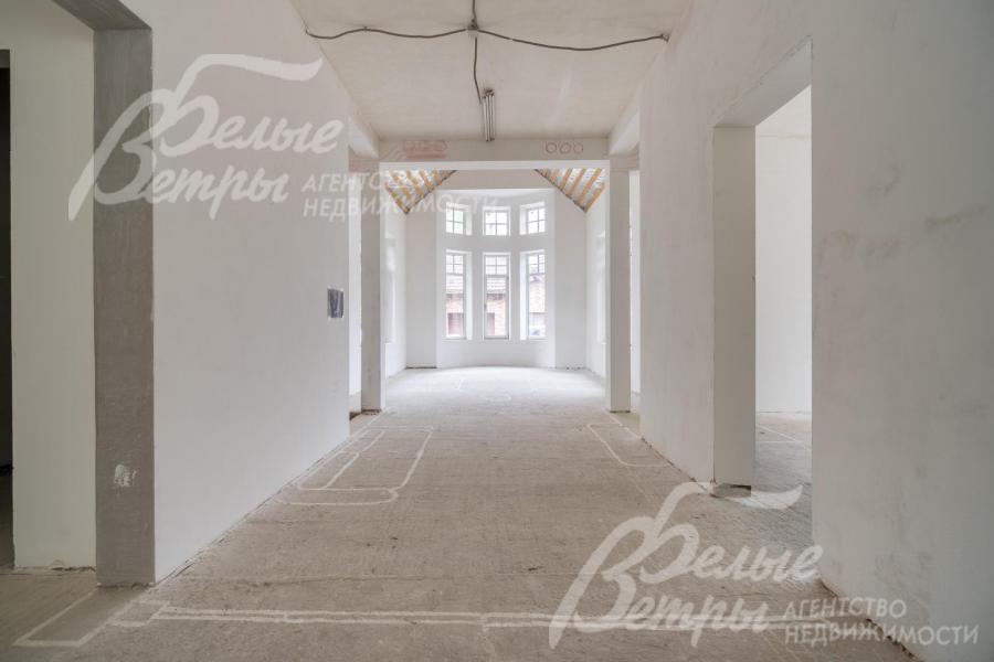 На первом этаже 4 эркера с остеклением всех проёмов