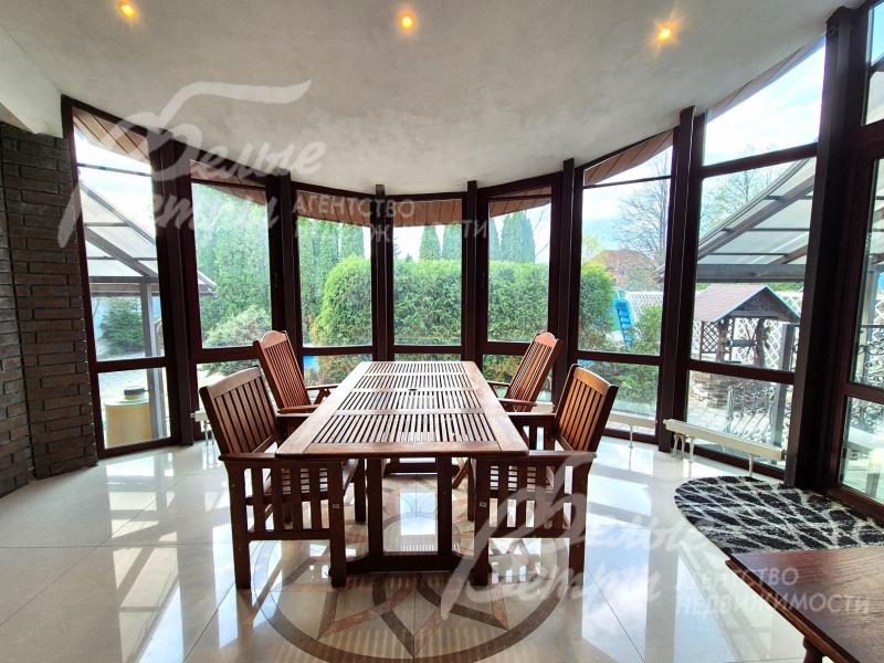 Терраса с видом на сад