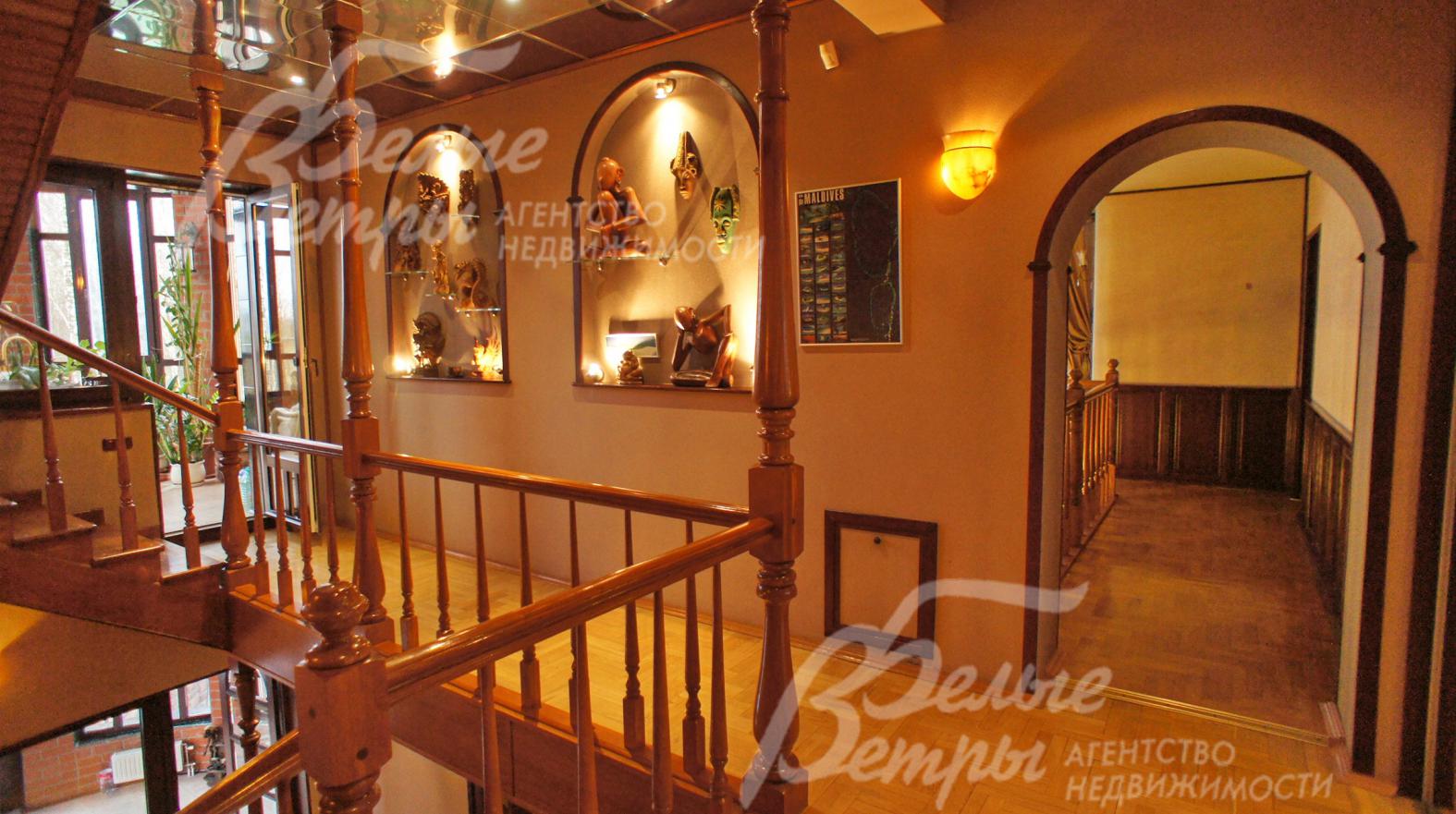 Галерея второго этажа. 