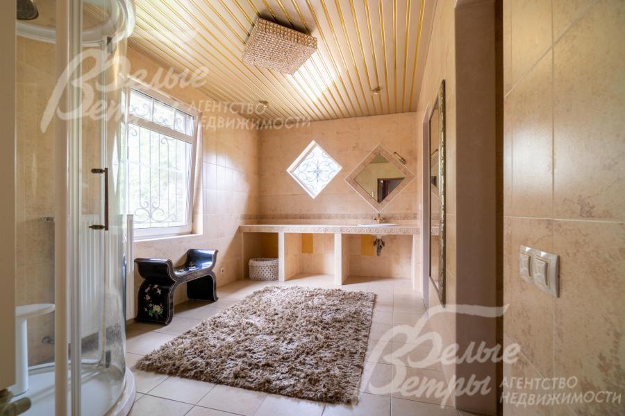 Санузел мастер-спальни с душевой