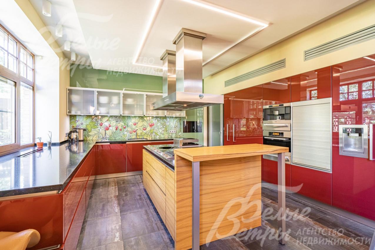 Зона кухни 24 кв.м с островом