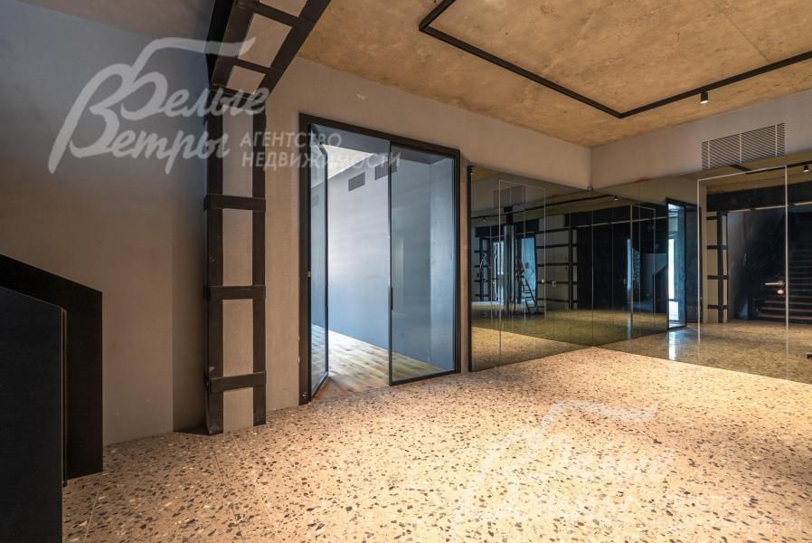 Цокольный этаж холл