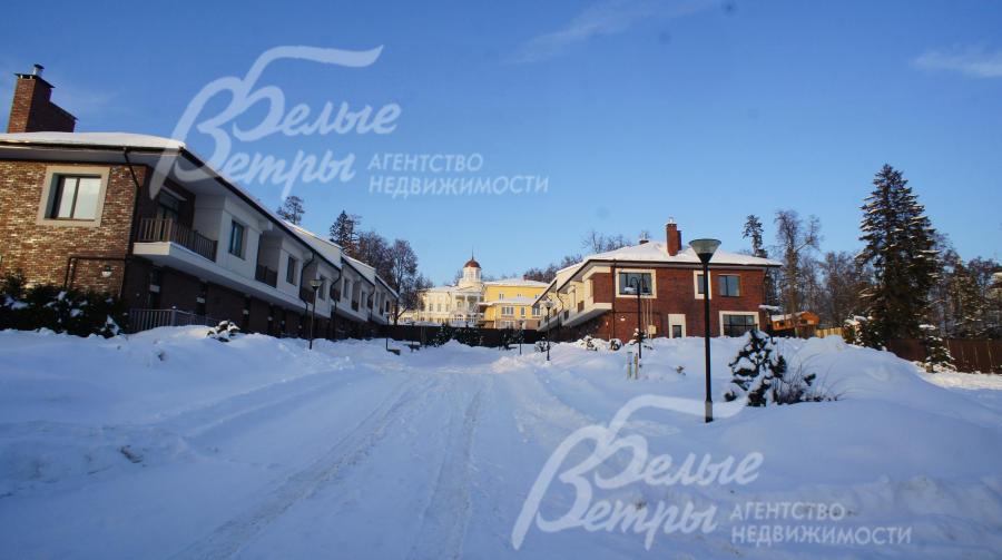 Вид на усадьбу 