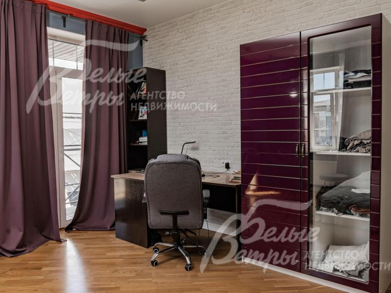 Рабочее место в детской спальне