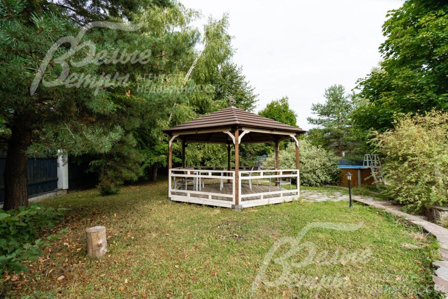 Беседка на участке 